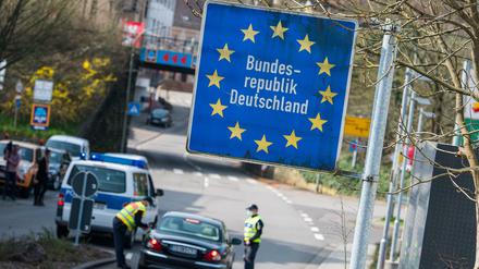Auf deutscher Seite wird ab Dienstag kontrolliert, ob Pendler einen Negativ-Test dabeihaben.