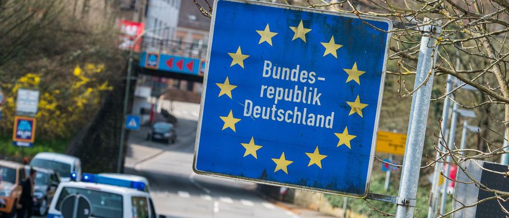 Auf deutscher Seite wird ab Dienstag kontrolliert, ob Pendler einen Negativ-Test dabeihaben.