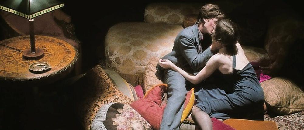 Nackte Seelen. Tom Schilling und Meret Becker in Dominik Grafs Kästner-Verfilmung „Fabian oder Der Gang vor die Hunde“. 