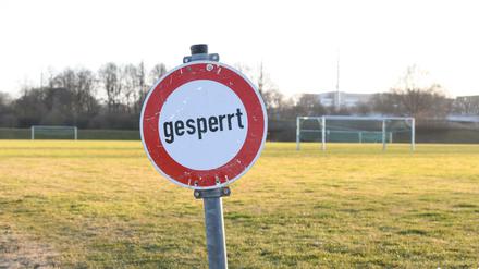 Leblosigkeit herrscht auf den Plätzen hierzulande.