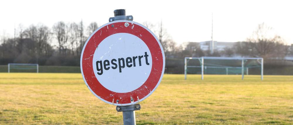 Leblosigkeit herrscht auf den Plätzen hierzulande.