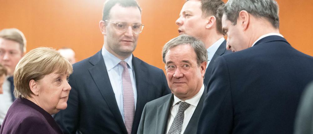 Die Bundesregierung und die Ministerpräsidenten müssen nun praktische Fragen beantworten. (Archivbild März 2020)