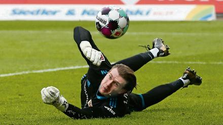 Nicht abgehoben. Sein Trainer Urs Fischer ist voll des Lobes, wenn es um Loris Karius geht. Allerdings erwägt der Schweizer nicht, Karius zur Nummer eins in Unions Tor aufsteigen zu lassen.