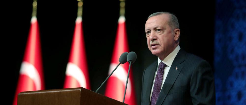 Der türkische Staatspräsident Recep Tayyip Erdogan legt einen Aktionsplan für Menschenrechte