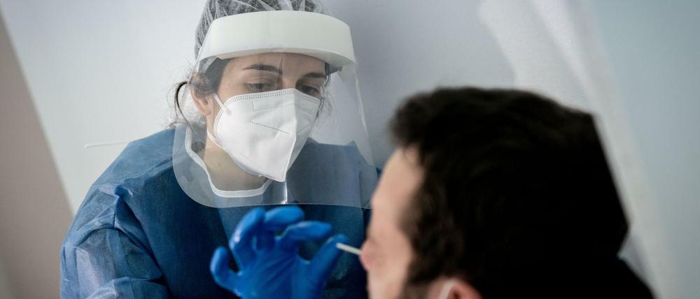 Die ursprünglich von Berlin bestellten Tests des Herstellers nal van minden sollen wohl erst Ende März zur Selbsttestung zugelassen werden.