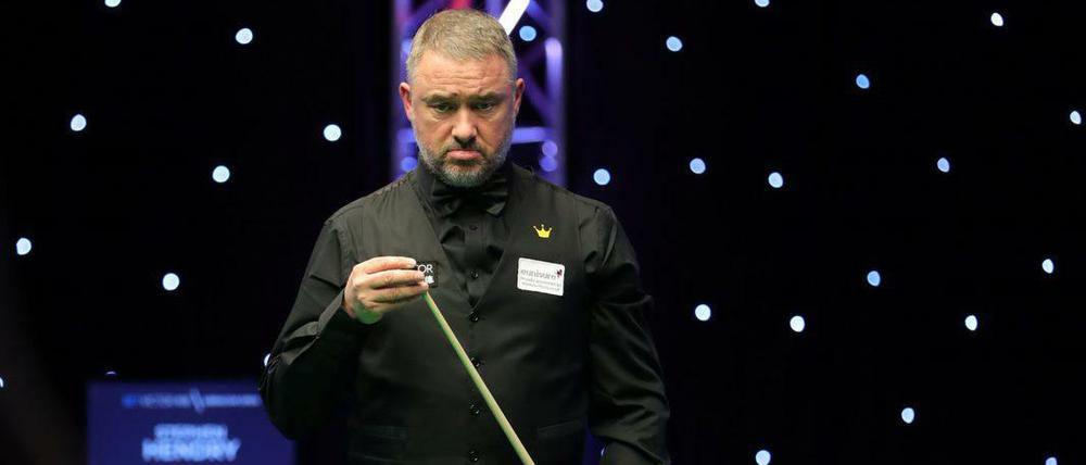 Mit Bart und ein bisschen fülliger. Stephen Hendry bei seinem Comeback nach neun Jahren Snookerpause.