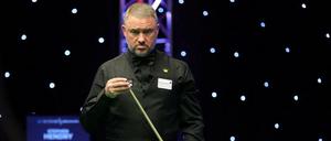 Mit Bart und ein bisschen fülliger. Stephen Hendry bei seinem Comeback nach neun Jahren Snookerpause.