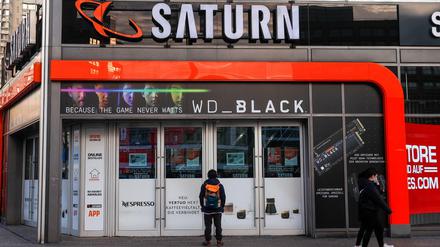 Vor verschlossener Tür: Der Onlineverkauf kann den Umsatzeinbruch durch den Lockdown nicht ersetzen. 