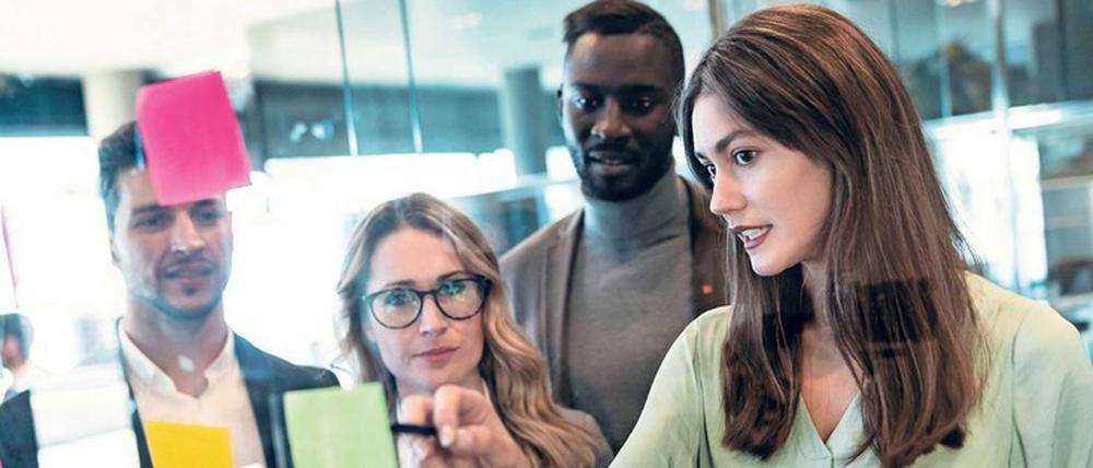 Unternehmen mit mehr als 250 Mitarbeitern sollen im Internet veröffentlichen, wie viel Männer bei ihnen mehr verdienen als Frauen.