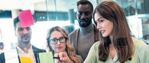 Unternehmen mit mehr als 250 Mitarbeitern sollen im Internet veröffentlichen, wie viel Männer bei ihnen mehr verdienen als Frauen.