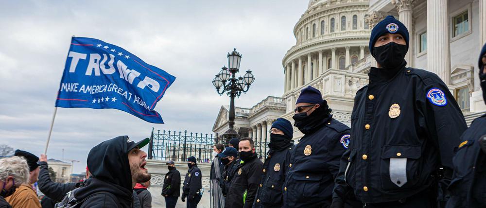 Trump-Unterstützer versammeln sich vor dem Kapitol n Washington.