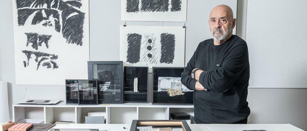  Der Maler und Grafiker Alexander Klee in seinem Atelier. 