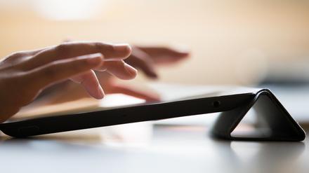 Computer und Tablets sind wichtiger denn je in Zeiten von digitalem Homeschooling.