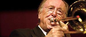 Posaunist und Bandleader. Der Brite Chris Barber (17.4. 1930 - 2.3.2021), fotografiert im Jahr 2003. 