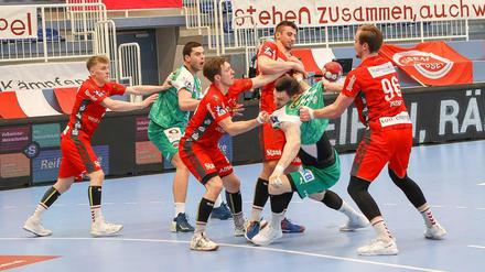 Kampfspiel. Am Ende setzten sich die Füchse in Essen ganz knapp durch.