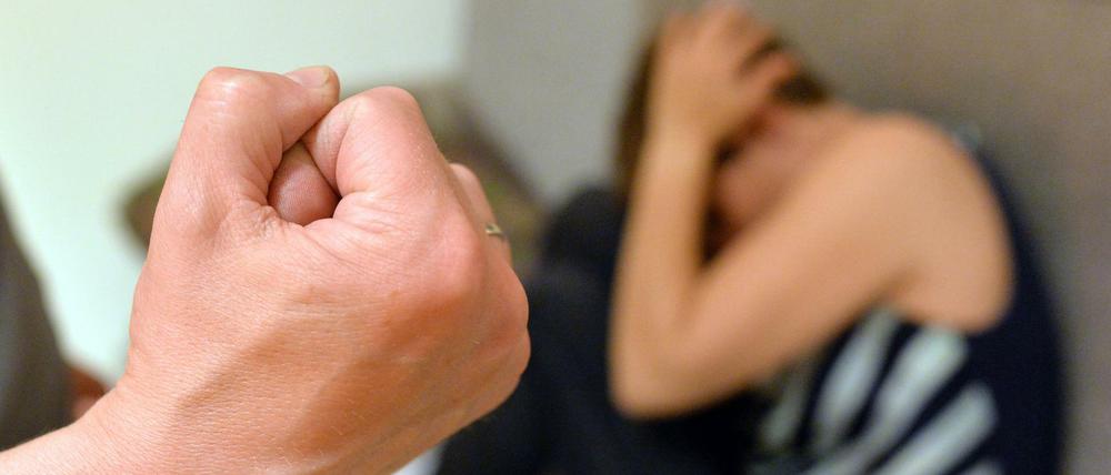 Die Gewalt gegen Frauen hat in der Coronakrise in Brandenburg zugenommen.