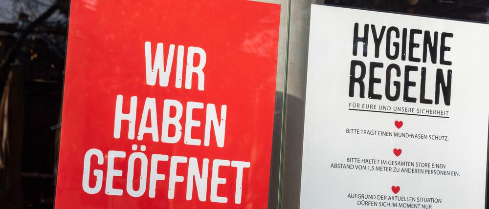 Ab Montag gelten Lockerungen in Deutschland. Riskant, schreiben unsere Autoren.
