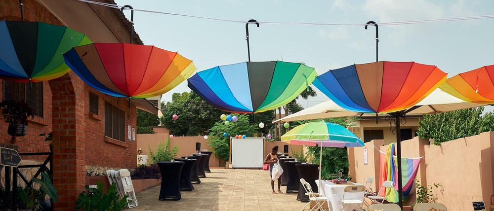 Nach der Eröffnung der Büroräume zu Beginn des Jahres wurden die Mitglieder von LGBT+ Rights Ghana online und offline attackiert.