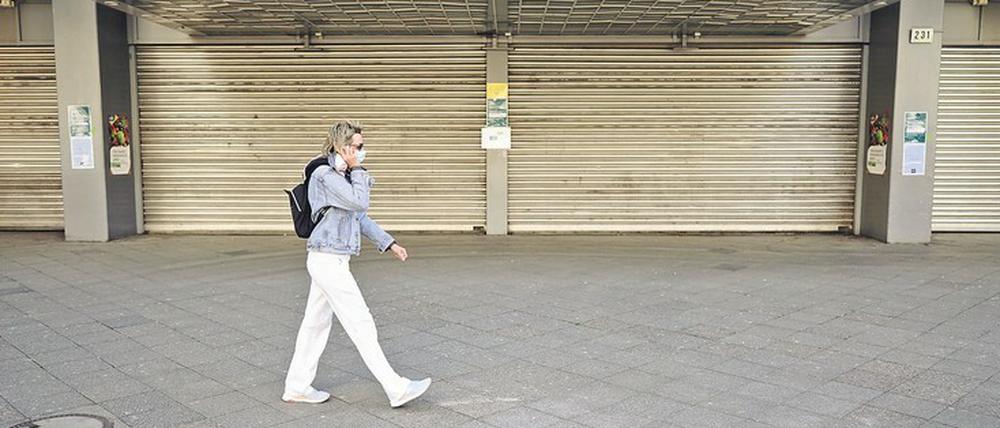 Große Einbußen. Die Berliner Wirtschaft hat unter der Pandemie gelitten. Besonders der stationäre Handel ist betroffen und bleibt auf seinen Waren sitzen.