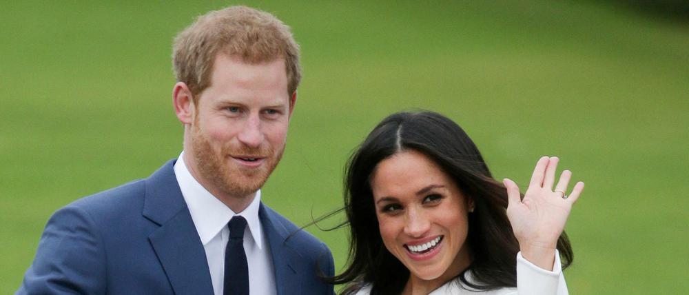 Prinz Harry und seine Frau Meghan haben sich im vergangenen Jahr von ihren royalen Aufgaben zurückgezogen.