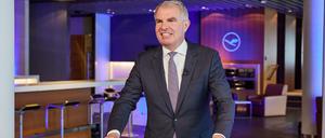 Guter Dinge: Der Vorstandschef stellte die Bilanz in einer leeren Lounge des Frankfurter Flughafens vor.