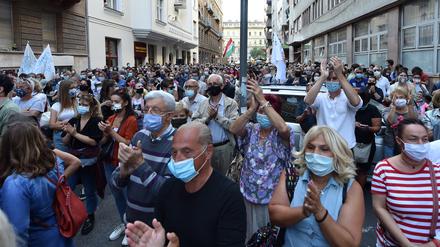 Im September 2020 gingen Menschen auf die Straße, um für die Unabhängigkeit einer Kunst-Uni zu demonstrieren.