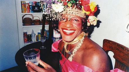 Kämpferisches Vorbild. Die New Yorker trans Frau Marsha P. Johnson (1945–1992) engagierte sich für Frauen- und LGBT-Rechte.
