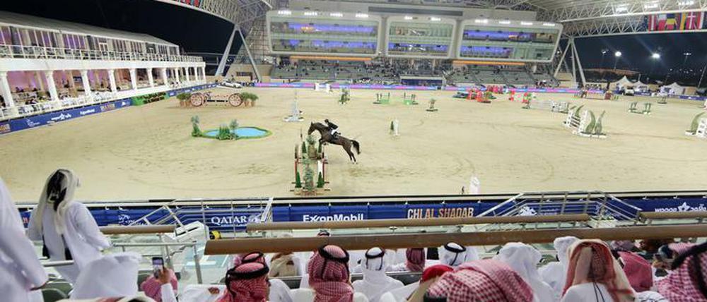 In Katar geht es um viel Preisgeld, in Europa um das Leben der Pferde.