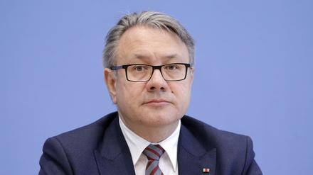 In der Maskenaffäre um Georg Nüßlein und Nikolas Löbel gerät die Union zunehmend in Bedrängnis.