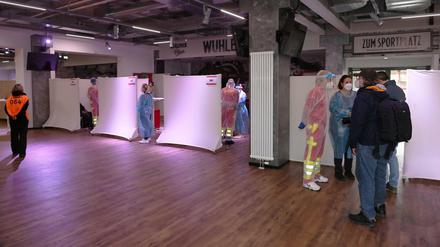 Vom VIP-Bereich zum Testzentrum. So sah es am Samstag in der Schlosserei aus. 