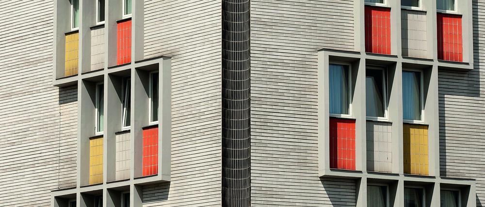 Schmuck im Stil der 50er Jahre: Das Ignatius-Haus in der Neuen Kantstraße 1 entwarf Johannes Jackel. 