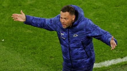 Ein Stück weit erschüttert. Pal Dardai scheint bei der Niederlage in Dortmund zum ersten Mal bewusst geworden zu sein, wie kompliziert seine Mission mit Hertha BSC noch werden könnte.