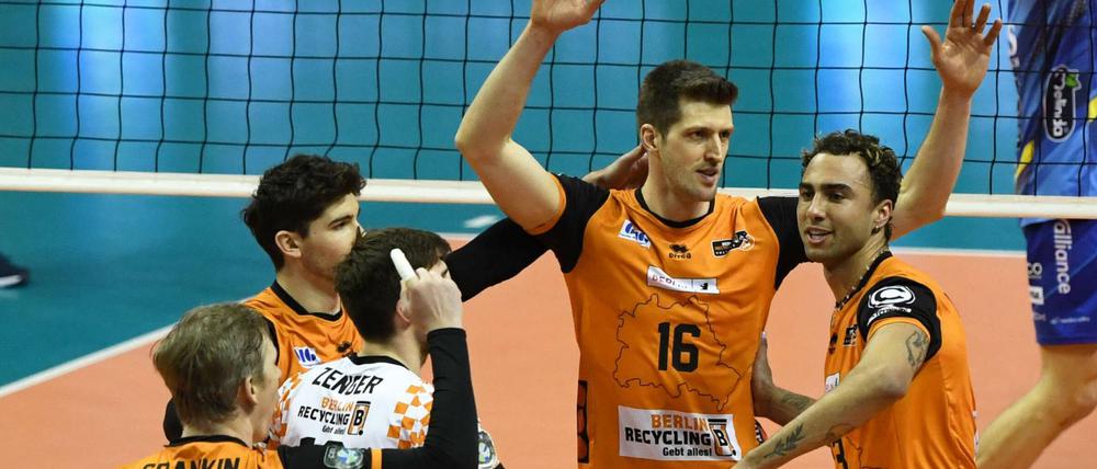 Die BR Volleys wollen an die starken Leistungen im ersten Spiel gegen die Netzhoppers anknüpfen. 