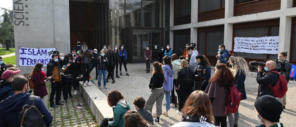 Studenten der Hochschule Science Po von Grenoble beschuldigen zwei Professoren angeblicher "Islamophobie".