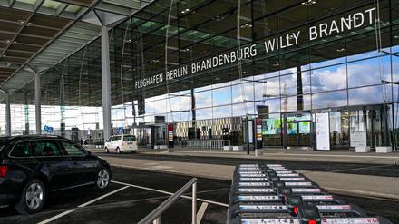 Teurer Spaß: Der BER eröffnete zur Unzeit. Wegen der Coronakrise brechen die Passagierzahlen stark ein.