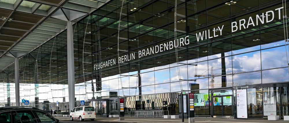 Teurer Spaß: Der BER eröffnete zur Unzeit. Wegen der Coronakrise brechen die Passagierzahlen stark ein.