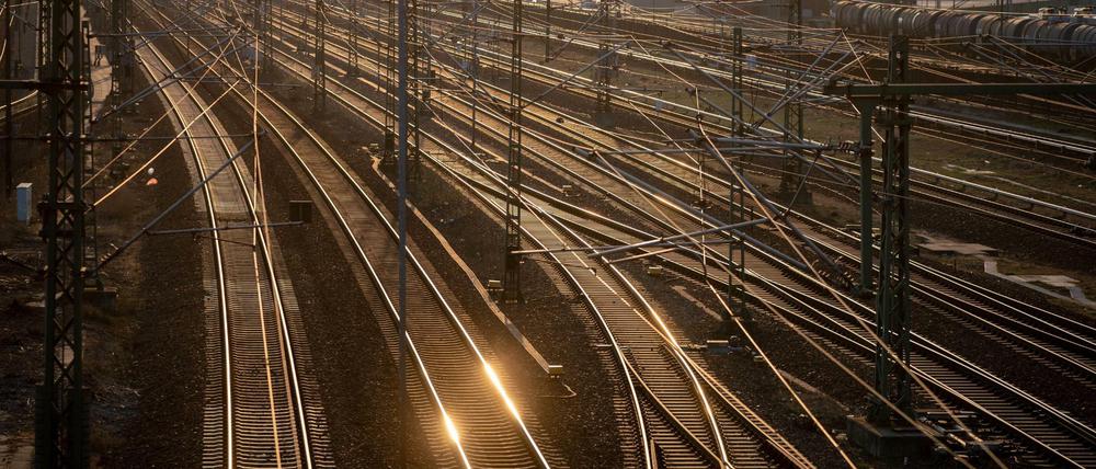 Langsame Verbindung ins Umland: Anders als in Berlin ist das Zugnetz nicht überall ausreichend ausgebaut.