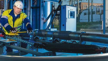 Strom lässt sich ohne Verluste durch das Supraleiterkabel des RWE-Projektes AmpaCity in Essen schicken. 