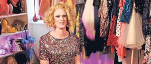 Mit ihren Online-Auftritten im BKA-Theater verdient Jurassica Parka etwas Geld.