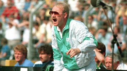 Lange her, dass Borussia Mönchengladbach zuletzt sieben Pflichtspielen hintereinander verloren hat, wie man an der Mode jener Zeit erkennt. Unter Trainer Wolf Werner waren es sogar acht.