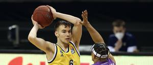 Albas 19 Jahre altes Talent Malte Delow (links) spielte gegen Göttingen fast 20 Minuten.