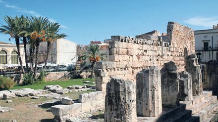 Traum von der Antike. Ruinen des Apollo- Tempels in Syrakus. Die sizilianische Hafenstadt war einst eine Metropole der griechischen Kultur.