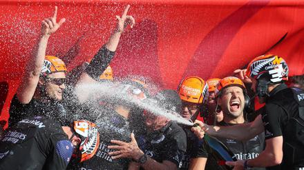 Emirates Team New Zealand feiert sich für vier harte Jahre und die Verteidigung des 36. America's Cup 