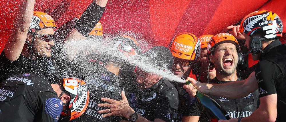 Emirates Team New Zealand feiert sich für vier harte Jahre und die Verteidigung des 36. America's Cup