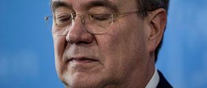 Armin Laschet muss zu Amtsbeginn gleich eine Großkrise seiner Partei managen.