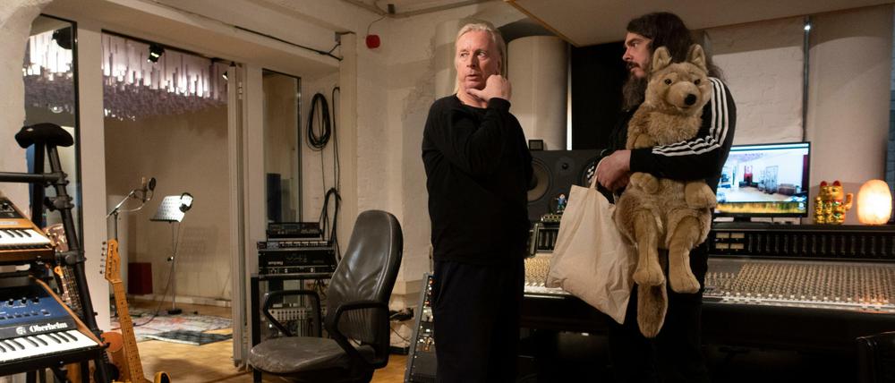 DJ Hell und Jonathan Meese im Aufnahemstudio.