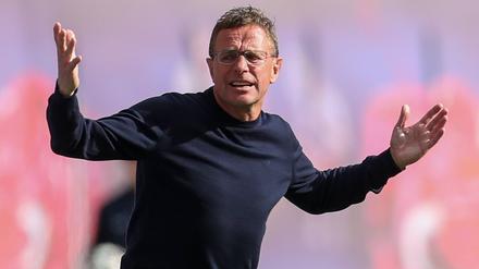 Ralf Rangnick sieht sich nicht in der Lage dazu, Schalke zu alter Stärke zu verhelfen. 