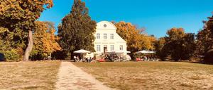 Das Gutshaus mit dem Café von Bork Melms. Hier kann man auch gut frühstücken.