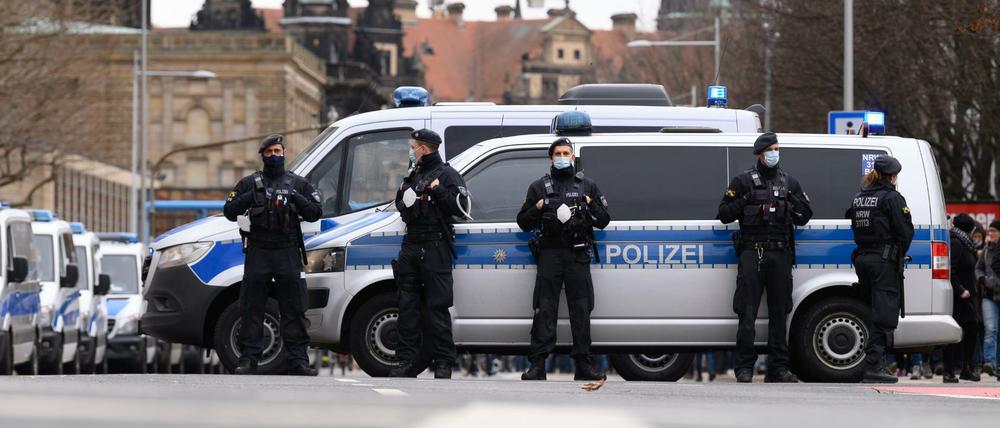 Am vergangenen Wochenende knallte es bei einer Kundgebung der „Querdenken“-Bewegung. Darauf will die Polizei in Kassel vorbereitet sein.