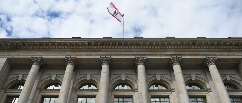Das Landesverfassungsgericht hatte Klagen rechtgegeben, wonach die Zutrittshürden für die Zulassung zur Abgeordnetenhauswahl im September für kleine Parteien zu hoch seien.